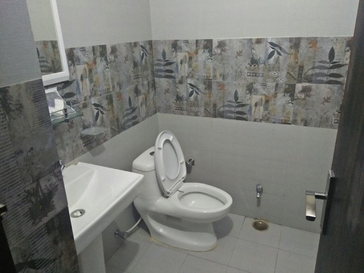 Oyo 11877 Royal Residency Hotel New Tehri Exterior photo