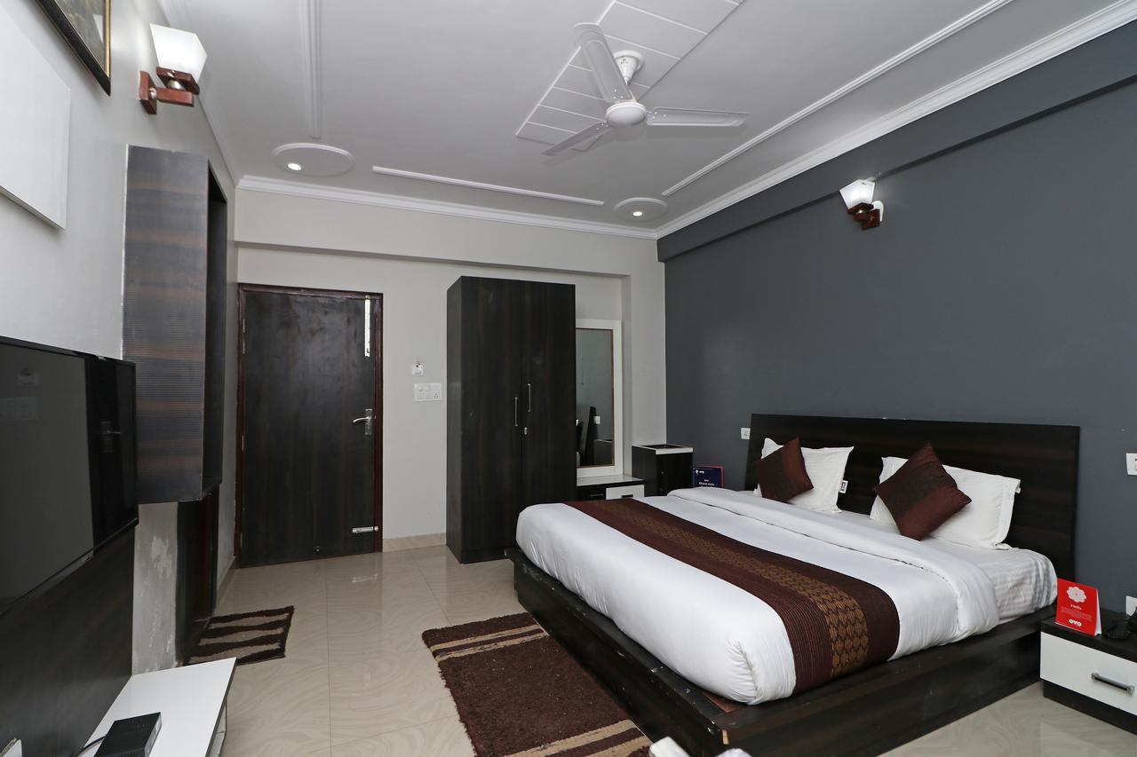Oyo 11877 Royal Residency Hotel New Tehri Exterior photo
